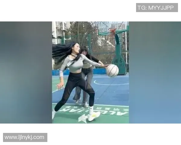 女生在篮球场上独自面对挑战的勇气与自信之路